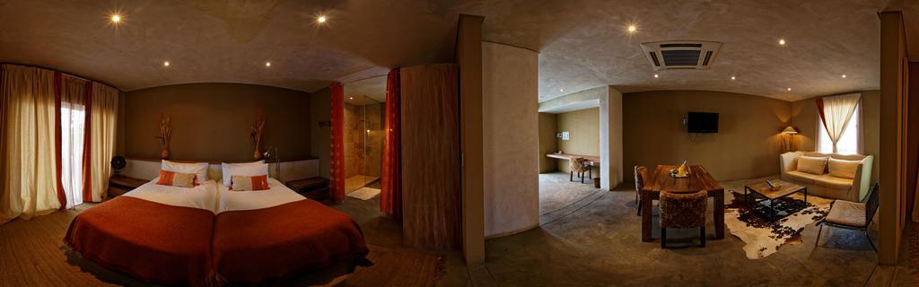 The Village Courtyard Suites & Executive Apartment วินด์ฮุก ภายนอก รูปภาพ